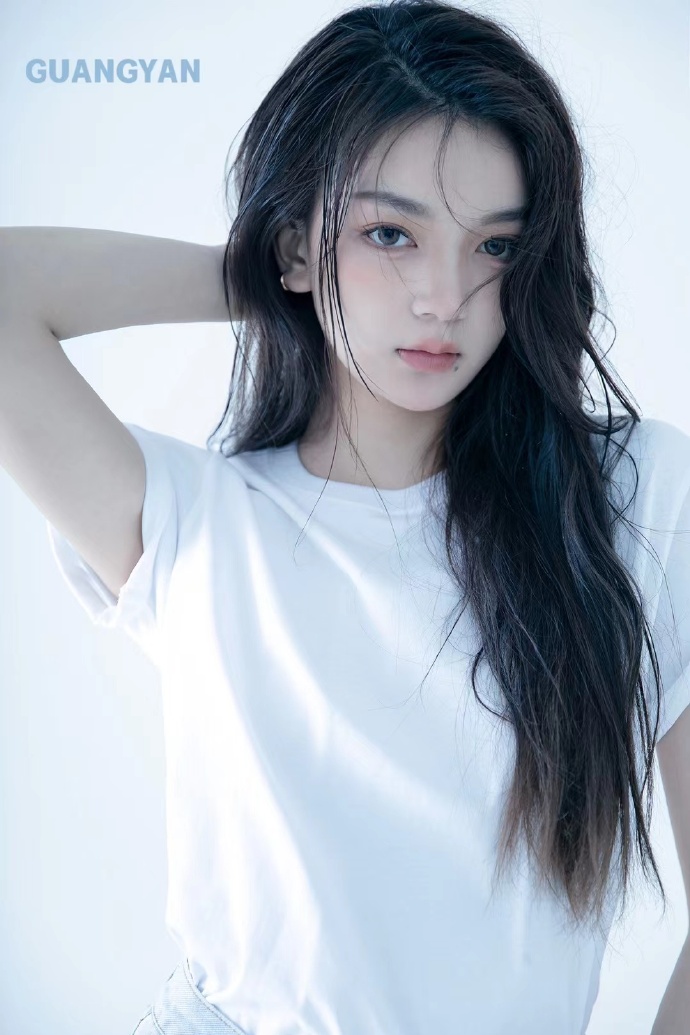 药屋少女的呢喃 封面