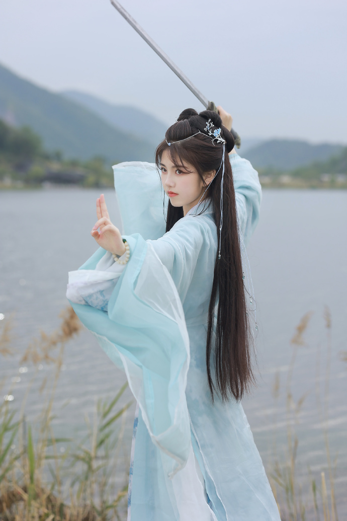 年会不能停